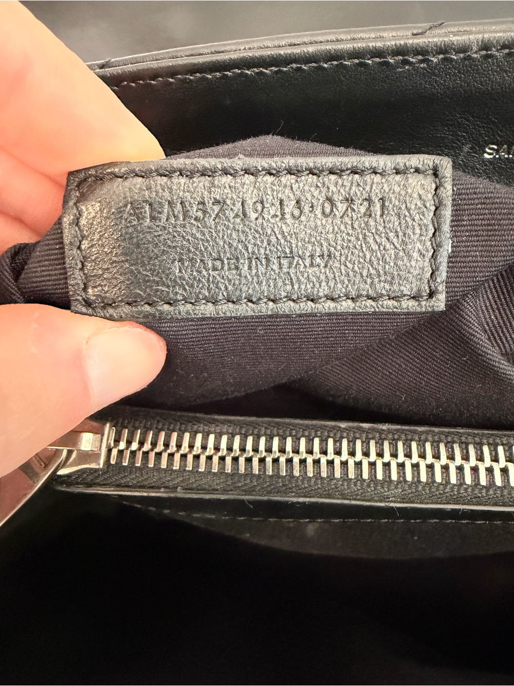 Saint Laurent Loulou medium - Picture 13 of 16